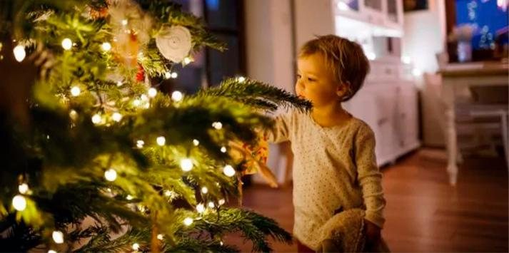 Acidentes elétricos e valor da conta de energia acendem o alerta Luzes de Natal - Getty Images/Reprodução