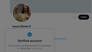 Detalhe da conta verificada de Jesus Cristo Capa - Twitter é alvo de piadas após conceder selo de verificado para conta de Jesus Cristo - Imagem: Reprodução / Twitter
