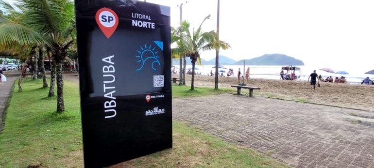 Ubatuba recebeu cinco totens informativos que contém QR Codes com informações turísticas da região, no caso, o Litoral Norte Ubatuba recebe totens de informações turísticas Totem de informações turísticas em praia de Ubatuba - Prefeitura de Ubatuba