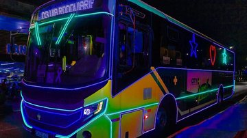 O ônibus irá operar normalmente Ônibus decorado para o natal começa a circular em Bertioga Ônibus decorado - Divulgação/Prefeitura de Bertioga
