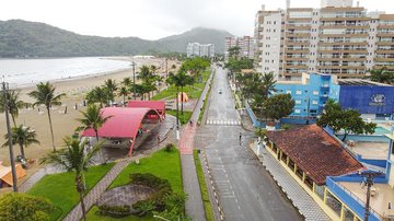 Neste período, estará proibido o estacionamento em algumas ruas Bertioga avenida da praia da cidade - Divulgação/Prefeitura de Bertioga
