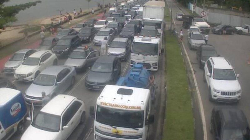 Tempo de espera em Ilhabela é de 270 minutos Travessia de balsa entre São Sebastião e Ilhabela tem mais de 4 horas de espera balsas - Foto: DH