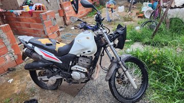 Policiais civis da delegacia de Peruíbe localizaram, na noite desta quarta-feira (04), duas motocicletas roubadas no bairro do Caraguava, em Peruíbe - Divulgação/ Polícia Civil