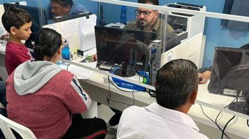 PAT de Caraguatatuba abre mais de 150 vagas nesta segunda (2) Trabalhadores em fila de emprego - Imagem: Divulgação / Prefeitura de Caraguatatuba