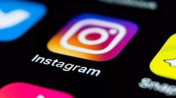 Instagram Celular com aplicativo do Instagram - Reprodução