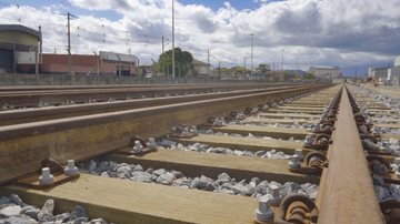Ao longo da vigência contratual a concessionária deve realizar, bianualmente, chamamentos públicos Obras Ferrovia interna do Porto de Santos (trilhos) - Reprodução