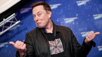 Elon Musk comprou a rede social em 27 de outubro e já fez diversas mudanças em seu funcionamento Elon Musk Homem com o rosto de 'será?' e as mãos viradas em forma de incerteza (cada uma para um lado) - Reprodução/Internet