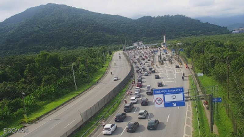 Km 280 da rodovia dos Imigrantes na tarde deste domingo Anchieta e Imigrantes têm mais de 20 km de congestionamento na subida de serra Rodovia congestionada - Imagem: Ecovias