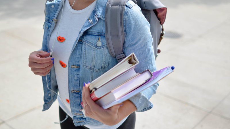 Inscrições devem ser feitas na Escola Municipal 1º de Maio, no Jardim Boa Esperança Guarujá: inscrições para 300 vagas de cursos técnicos começam nesta segunda (17) Estudante - Imagem ilustrativa/Unsplash