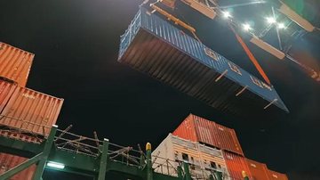 Carga chegou ao porto de Santos no começo do mês, em 3 de novembro e segue para o Maranhão Foguete no porto Estrutura no porto de Santos - Divulgação