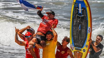 Após a conquista do Campeonato Brasileiro de Parasurfe na Praia do Pontal de Maracaípe, em Ipojuca (PE), na categoria PS Prone, em setembro passado, Marçal Leme tem enfrentado uma rotina de treinar dia sim, dia não e todos os finais de semana, faça chuva o - Foto: Divulgação