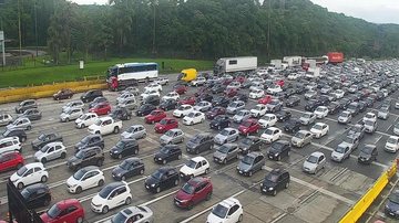 Km 32 da rodovia dos Imigrantes - Pedágio Atenção: Imigrantes está congestionada sentido litoral - Ecovias