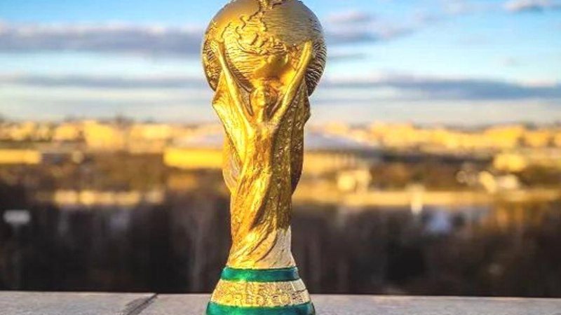 Final acontece dia 18 de dezembro, próximo domingo Definidos os confrontos das semifinais da Copa do Mundo. Confira dias e horários Taça da Copa do Mundo - Divulgação