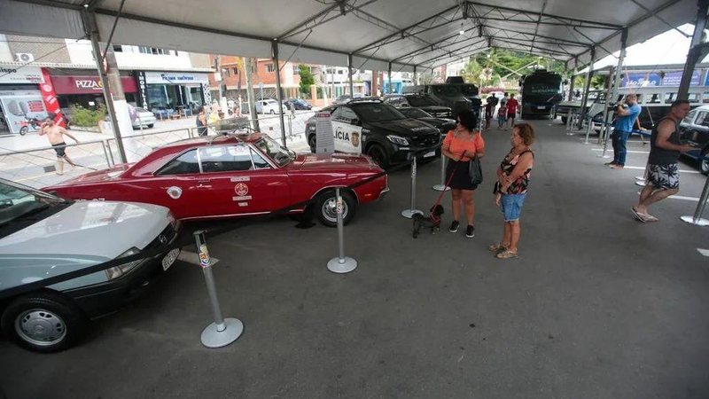 Exposição acontece até domingo (22), na orla do bairro Canto do Forte Exposição em Praia Grande exibe viatura antigas e até helicóptero da polícia Exposição de viaturas antigas em Praia Grande - Prefeitura de Praia Grande