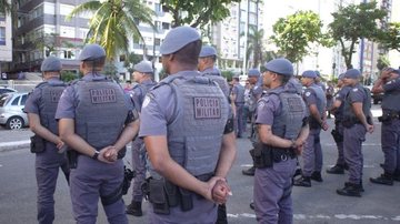 As forças de segurança estão percorrendo diversos bairros e a orla São Vicente tem mais de 400 abordagens e quatro prisões em flagrante em dois dias Policiais militares - Divulgação/Prefeitura de São Vicente