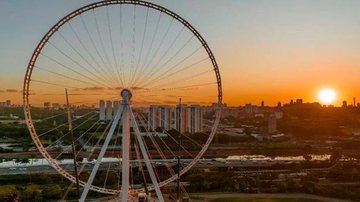 Roda Rico tem 91 metros de altura, 42 cabines e visão panorâmica de 360° da capital paulista Notícias - 28.11.22 Roda-gigante descomunal - Imagem: Divulgação Roda Rico
