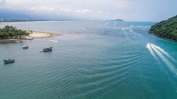 Vista da praia da Enseada e Canal de Bertioga Bertioga, São Paulo - Brasil - Divulgação PMB