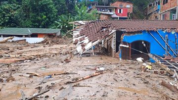 Dados foram atualizados pelo governo de SP nesta manhã de domingo (26) Sobe para 64 o número de mortos na tragédia do Litoral Norte de São Paulo Área de desabamentos em São Sebastião - Reprodução/CNN Brasil