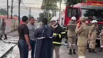 Duas pessoas morreram no local e duas a caminho do hospital Incêndio em abrigo para menores deixa 4 mortos no Recife Bombeiros - Imagem: Reprodução / TV Globo