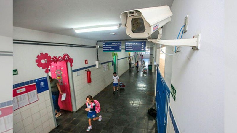 Prefeitura informou que 49 câmeras fixas e 23 Domos já estão sendo adquiridos para reforçar a segurança no perímetro externo das 28 escolas estaduais Após caso de ameaça, Praia Grande intensifica ações para reforçar segurança em escolas Câmera de segurança - Fred Casagrande/Prefeitura de Praia Grande