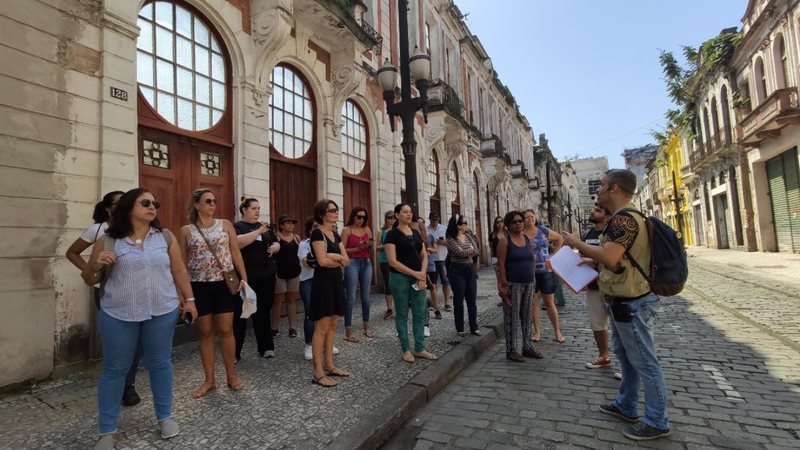 O passeio desta quinta-feira (26) será realizado pelo Centro Histórico Passeios mostram potencial cinematográfico de Santos Passeio guiado pelo Centro Histórico de Santos - Prefeitura de Santos