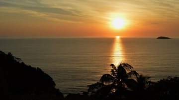 Praia das Toninhas, em Ubatuba Veja como fica o tempo em Ubatuba neste fim de semana Pôr do sol na praia das Toninhas, em Ubatuba - Iago Godoy/Unsplash