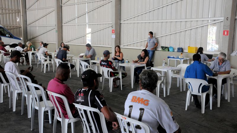 Atendimentos estavam concentrados no Pavilhão Jair Rodrigues, no bairro Quietude Mais de 200 pessoas em situação de rua são atendidas durante força-tarefa em Praia Grande Pessoas sendo atendidas durante a Força-Tarefa Social em Praia Grande - Prefeitura de Praia Grande