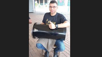 Jovem músico morreu em acidente em trecho de Bertioga da rodovia Rio-Santos. Amigo músico lamentou a perda Músico de Guarujá morre em acidente de moto em Bertioga - Imagem: Reprodução / CleytonBatista@Facebook