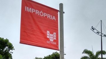 A Cetesb recomenda evitar banhar-se em água do mar classificada como imprópria Praia Grande tem seis praias com bandeira vermelha segundo a Cetesb Bandeira vermelha da Cetesb - Divisão de Laboratório de Cubatão/Cetesb