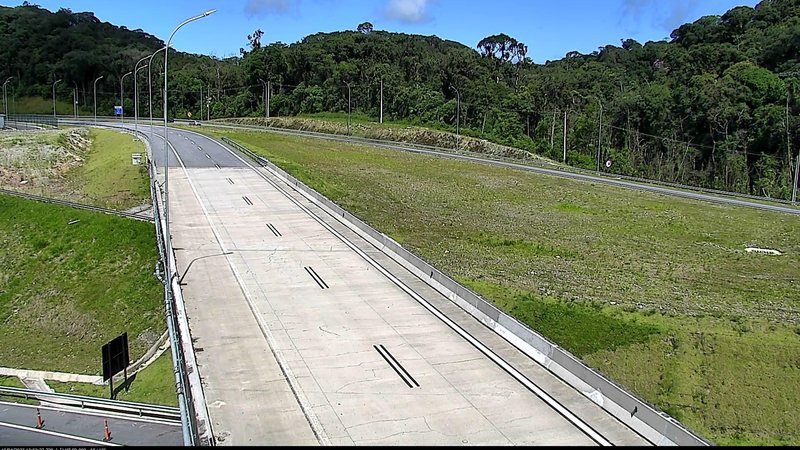Interdições serão realizadas na altura do km 50 da rodovia Rodovia dos Tamoios terá bloqueios esta semana para desmonte de rochas Trecho de planalto da rodovia dos Tamoios - Concessionária Tamoios