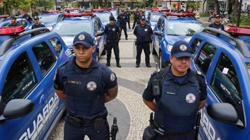 GCM de Santos vai intensificar o patrulhamento ostensivo nas 86 escolas da rede municipal de ensino a partir de segunda-feira (10) Santos intensifica patrulhamento nas escolas municipais Agentes da GCM de Santos - Isabela Carrari/prefeitura de Santos