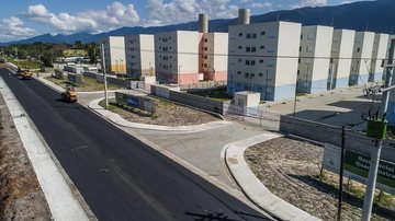 Após oito anos de espera e com as moradias “de pé”, o sonho da casa própria para mais de 1500 famílias ainda não se tornou realidade Conjunto Habitacional Caminho das Árvores Prédios do condomínio Caminho das Árvores - Reprodução