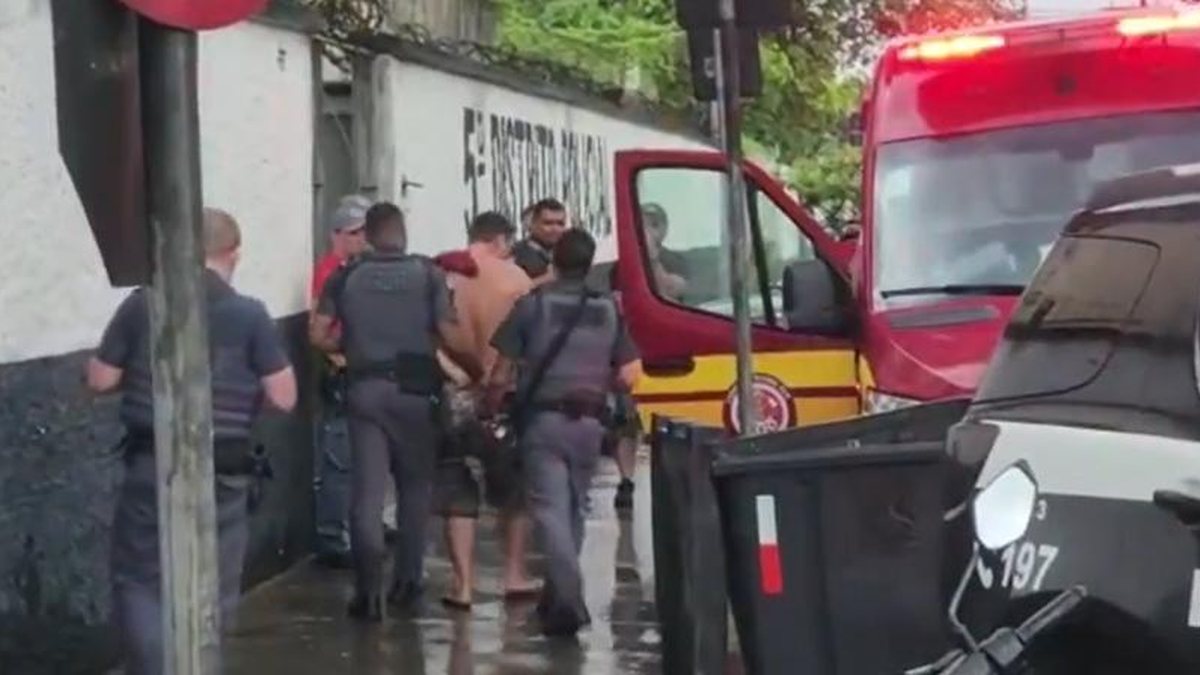 Fuga de presos em delegacia no litoral de SP tem dois criminosos mortos,  dois baleados e um policial ferido; VÍDEO, Santos e Região