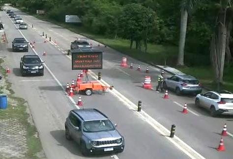 Km 136 da rodovia Rio-Santos Rio-Santos segue com pontos de interdição total na manhã desta segunda (20) - DER-SP