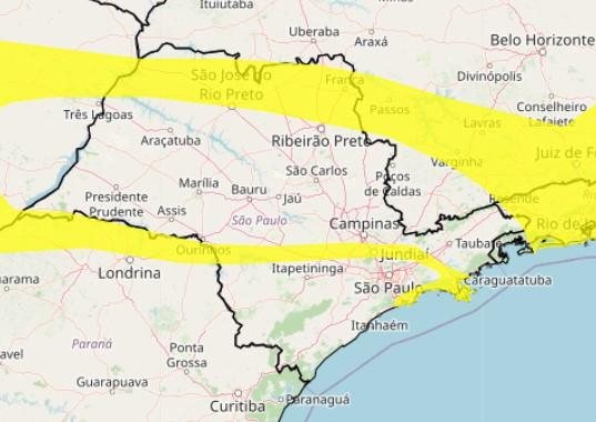 Para parte da Baixada Santista e Litoral Norte, o alerta do Inmet é amarelo (Perigo Potencial) Litoral de SP permanece em alerta para chuvas intensas Mapa do estado de SP com indicação em amarelo de áreas com risco de chuvas intensas - Reprodução/Inmet