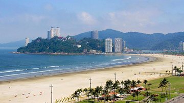 Praia do Itararé, em São Vicente, é uma das que estão impróprias para banho na Baixada Santista Bandeira vermelha: 16 praias da Baixada Santista estão impróprias para banho Praia do Itararé, em São Vicente - Site Viagens e Caminhos