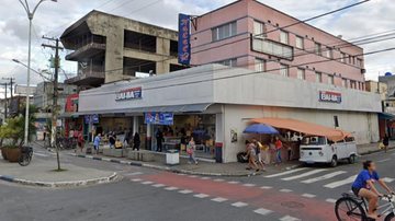 Criminosos armazenavam os objetos roubados em um hotel próximo ao local Crime em Guarujá - Foto: Google Street View
