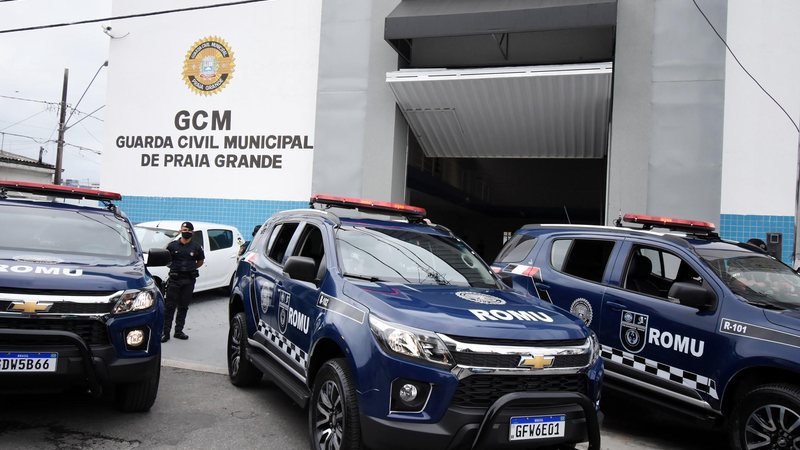 Guarda Civil Municipal de Praia Grande. Corporação recebe hoje nova frota de viaturas Guarda civil de Praia Grande recebe novas viaturas Veiculos em frente à Sede de Guarda Civil - Imagem: Arquivo / Reprodução / Prefeitura de Praia Grande