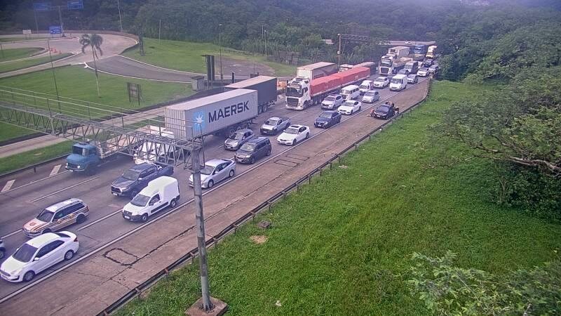 Imigrantes Está Com Tráfego Congestionamento No Sentido São Paulo 1430