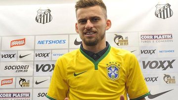 Imagem Santos acerta com Lucas Lima