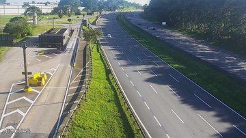 Confira a situação da via em tempo real pelas câmeras de monitoramento IMIGRANTES AGORA: motoristas encontram lentidão sentido capital Km 28 da rodovia dos Imigrantes - Ecovias