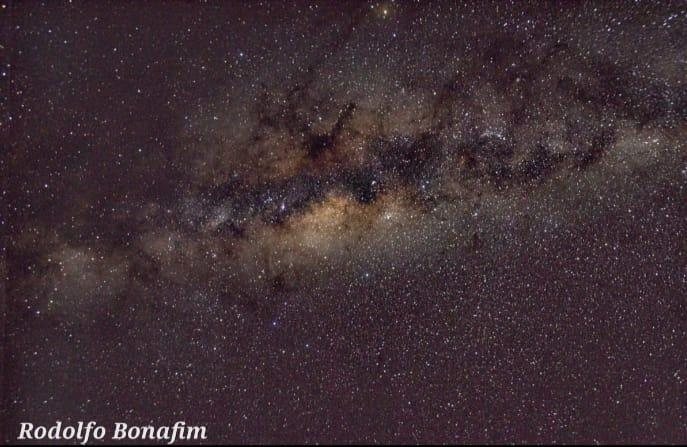Bonafim conseguiu um click maravilhoso da Via Láctea no interior paulista Santista consegue flagrar com celular movimento de rotação da Terra Imagem da Via Láctea - Rodolfo Bonafim