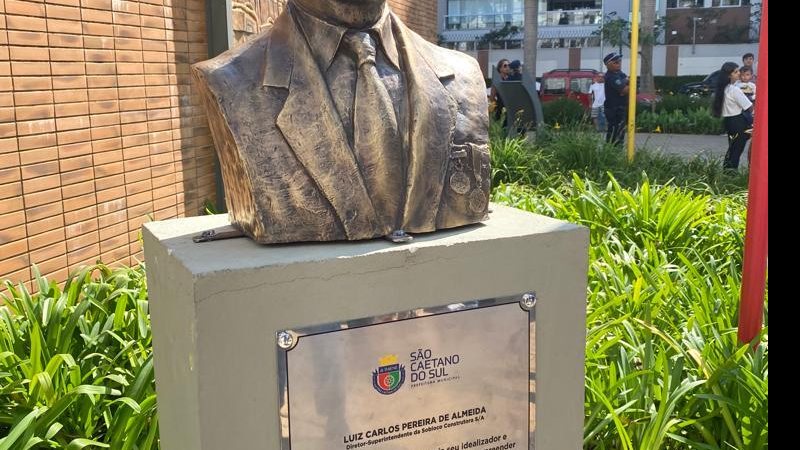 A homenagem, realizada em 7 de maio, foi idealizada pelo prefeito do município, José Auricchio (PSDB) Cofundador da Sobloco é homenageado em praça de São Caetano do Sul - Divulgação/Sobloco