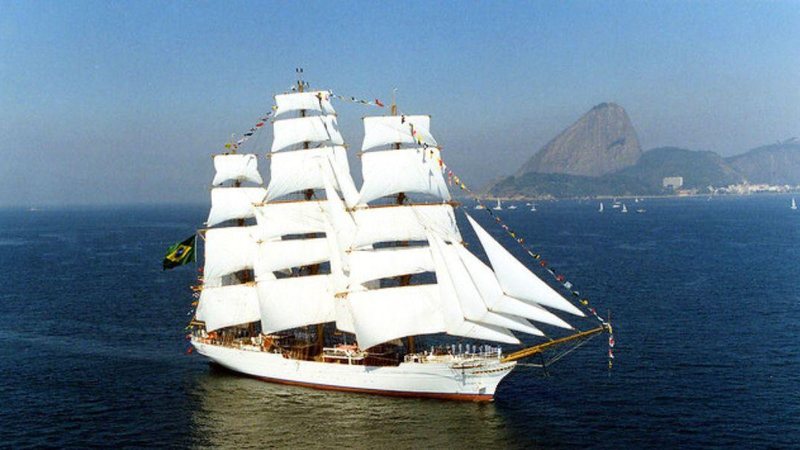Navio-veleiro Cisne Branco foi construído para celebrar o descobrimento do Brasil Navio-veleiro Cisne Branco chega ao Porto de Santos na sexta (26) Navio-veleiro Cisne Branco - Divulgação/Marinha do Brasil