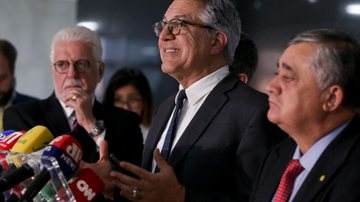 © Valter Campanato/Agência