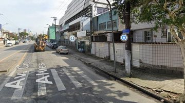 Os trabalhos no local devem se estender até o próximo dia 20 Santos: avenida Rodrigues Alves terá trecho interditado para obras do VLT Avenida Conselheiro Rodrigues Alves, em Santos - Google