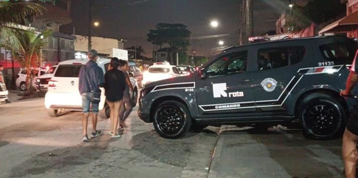 Vítima esta em estado grave em hospital particular de Guarujá PM baleado em Guarujá - Reprodução Guarujá News
