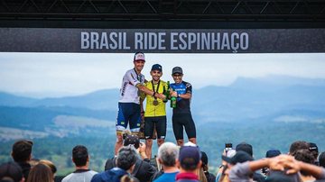 Luiz Honório e Marcella Toldi são os campeões da Brasil Ride Espinhaço - Foto: Brasil Ride