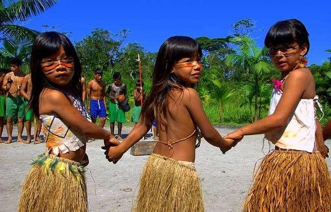 Um dos segmentos do Turismo Social em São Sebastião é a Aldeia Guarani Indígena Rio Silveira São Sebastião fatura Prêmio Top Destinos Turísticos 2023 na categoria Turismo Social Crianças da Aldeia Guarani Indígena Rio Silveira - Renata de Brito/Prefeitura de Bertioga