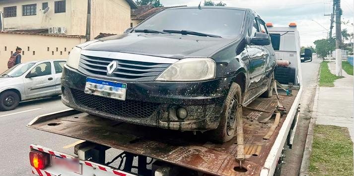 DTM de Bertioga (SP) encontra veículo roubado de turista carioca Carro apreendido em Bertioga - Divulgação PMB